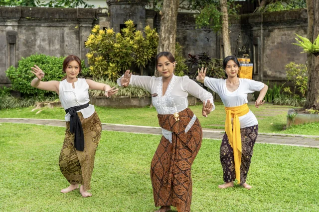 Balinese Dance Lesson 2